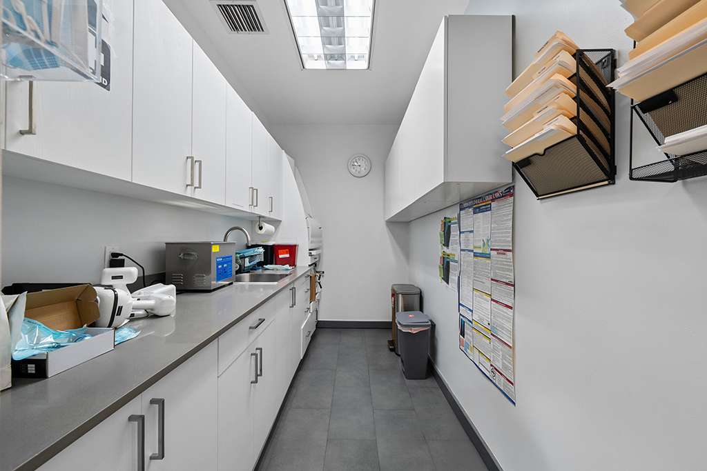 Dental Pearl Miami Sterilizing Room