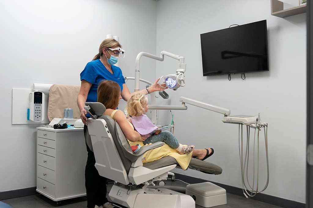 Dental Pearl Miami Surgery Room With Dr Ella