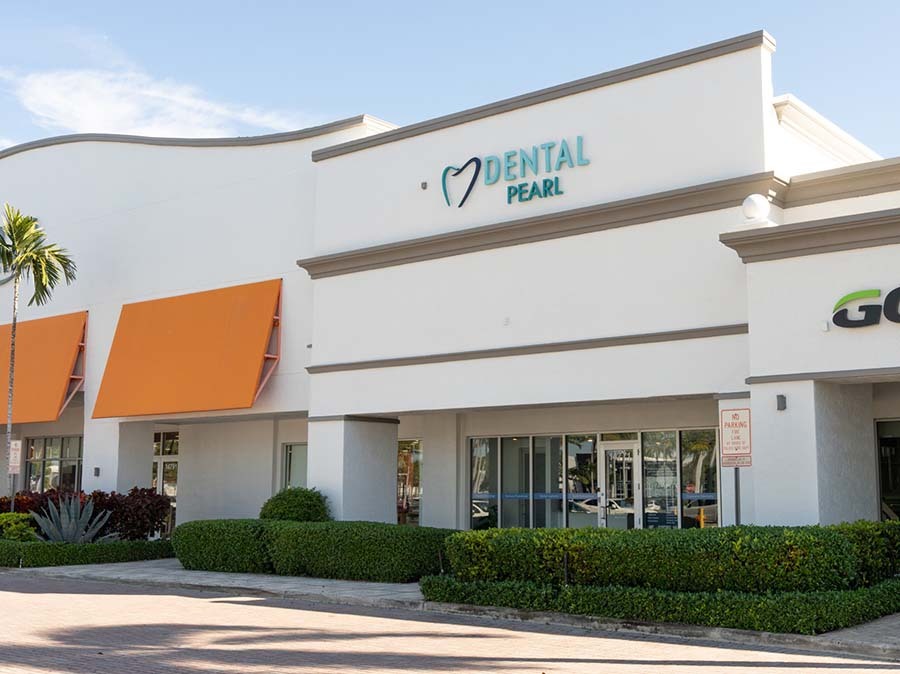 Dental Pearl Miami office located at 14771 Biscayne Blvd in North Miami Beach FL