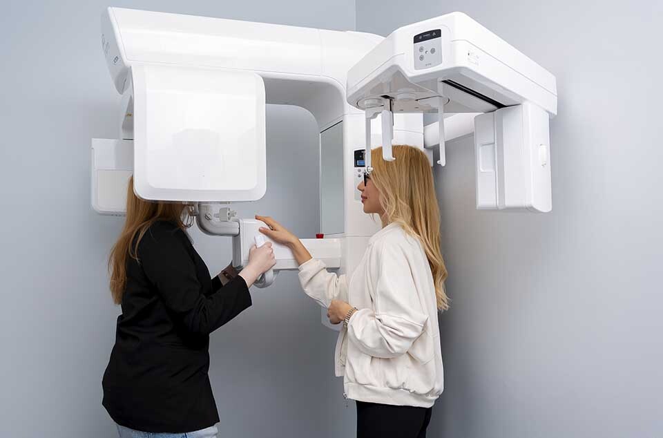 CBCT scan for single tooth dental implant planning at Dental Pearl Miami in North Miami Beach FL showing advanced digital diagnostics before implant placement